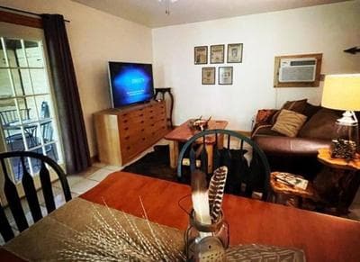 The Hideaway at Bear Mountain Log Cabins