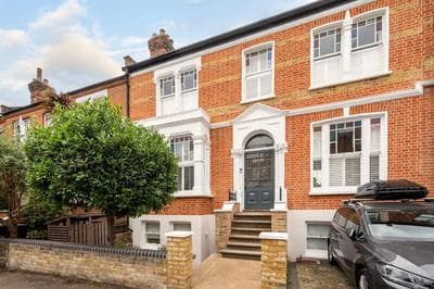 Beautiful 4BR Home in Vibrant Haringey