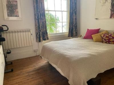 Artistic spacious flat in central Brixton