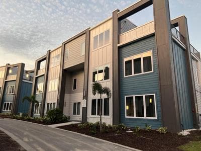 Luxury 4BR condo next to Disney