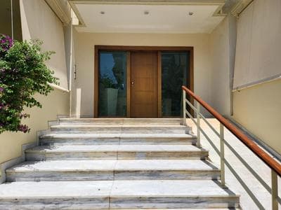 Luxe Apartment in Central Glyfada