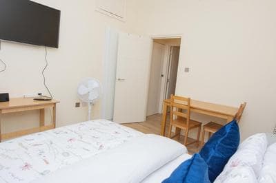 Evergreen Apartments- Flat 1, London