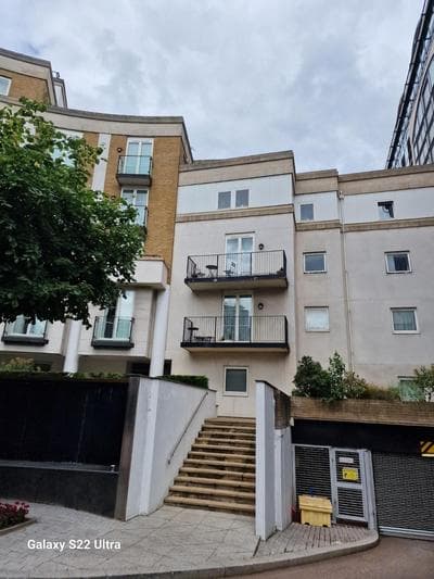 LUX REGENTS PARK APARTMENTS