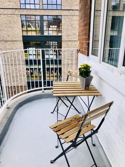 City location- 2 bedroom apartment