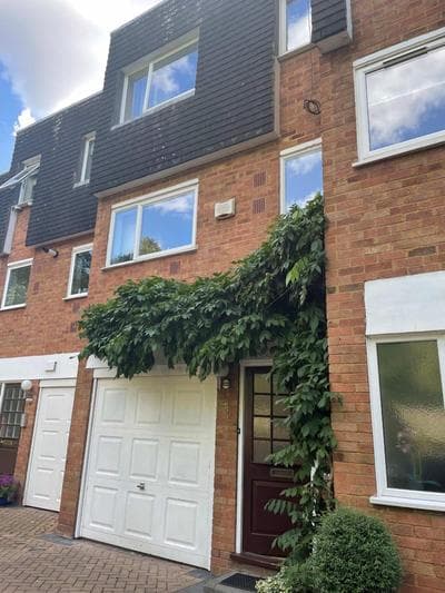 Putney Stylish Fantastically located 4 bedroom Townhouse