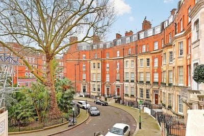 Luxury 2-Bedroom Flat in Knightsbridge by LandIn