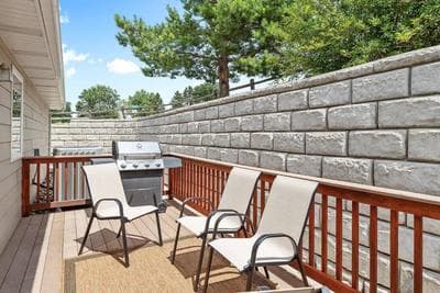 Convenient Townhouse - Near Airport
