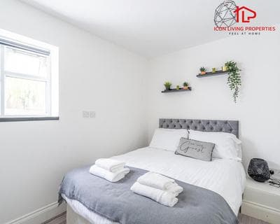 Arch-View Apartment 1 By Icon Living Properties Short Lets & Serviced Accommodation Wembley