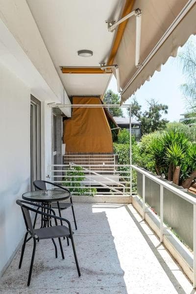 Cozy 2BD Beachfront Escape In The Heart Of Glyfada