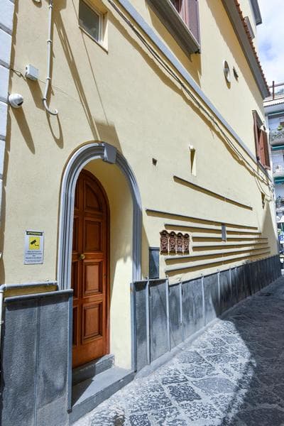 De Vivo Realty - Angel's House