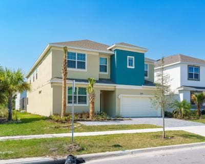 Luxurious 12br Home with 10 suites and Swimming Pool