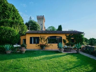Charming cottage only for you, a hidden gem 10mn walk to historic center, stunning view