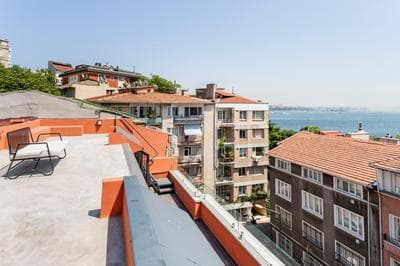 Comfortable apartment with private terrace