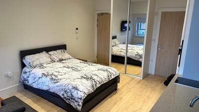 lovely full studio apartment