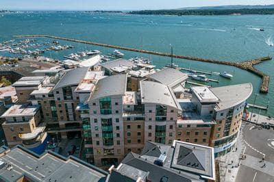 Jeanneau - Prestigious Dolphin Quays apartment on Poole Quay