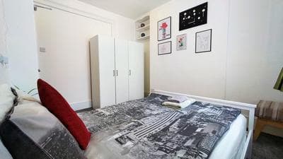 Solo Rooms