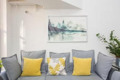 Modern & Spacious 2BD Apartment in Limehouse