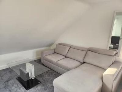 12 Minutes to Central London Kings Cross, 6 minutes walks to the train station - Free parking 3 bed 2 bath fully refurbished flat NO PARTY OR GATHERING ALL