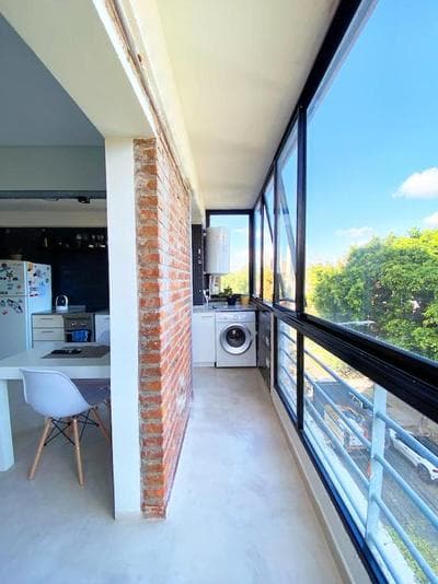 Apartamento lleno de luz, acogedor y moderno solo en dólares