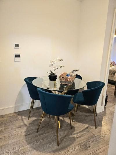 C2, Spacious 2 bedroom flat in Wembley