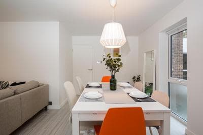Stylish and Cosy 1 BDR Apt, Ealing Broadway