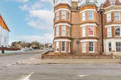 No.18 - Ground Floor apartment close to the beach