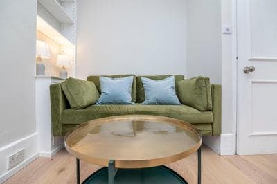 Stylish first floor 1BR flat in Notting Hill