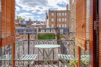 Gorgeous 2 BDR apt wbalcony, Chelsea