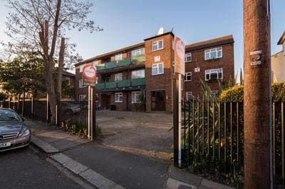 Fantastic Apt wFree Parking and Garden, QuietArea