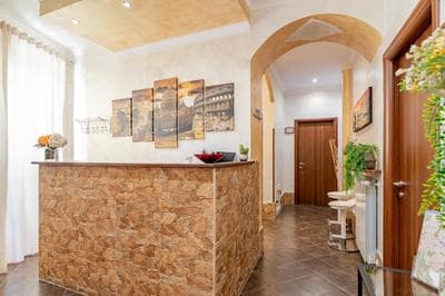 Alis Laura Guest House - 10 mins to Colosseum, Modern & Near Metro