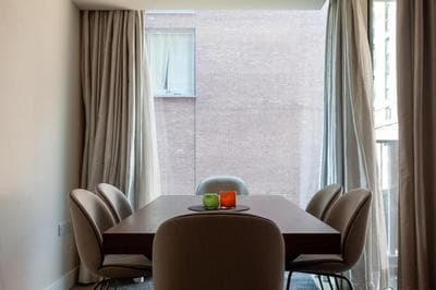 Stylish 2-BR ground floor apt in Chelsea