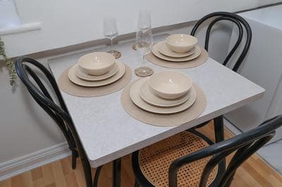 Cosy 1 Bedroom Top Floor Apartment on Edgware Road