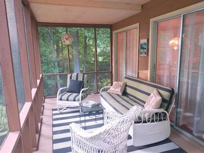 Bryson City Creekside Home with Hot Tub- 3 bedroom-2 bath home