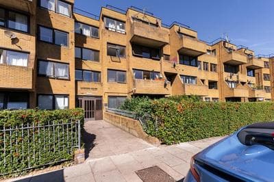 Luxury 3 Bedroom Flat with Balcony in Westbourne Park