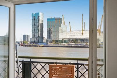 Monthly Stays! 2 Bedroom Apartment Short Term Rental & Flexible Renting Canary Wharf With Free parking