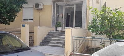 Apartment with a green balcony in Athens