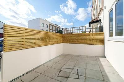 Cosy Tooting Retreat: 2-Bed Gem