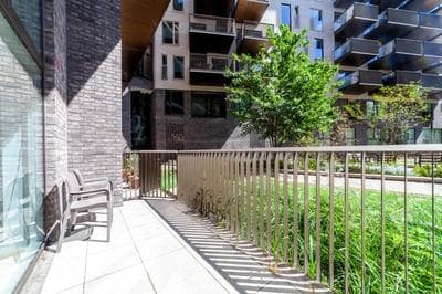 Amazing 3BDR Duplex wbalcony East London