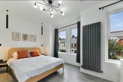 London 2-Bedrooms Apartment
