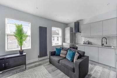 Elegant Croydon Apartment