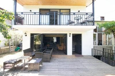 Ideally located spacious 3 bedroom house