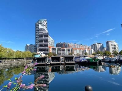Morden 2bed2bath London Zone2 City/River View Home