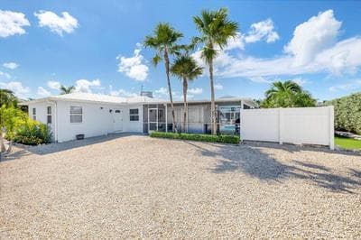 Super Snapper lux w/Heated Pool, Tiki, Dock, Lanai