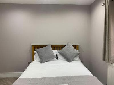 Stunning semi detached bungalow in West Wimbledon