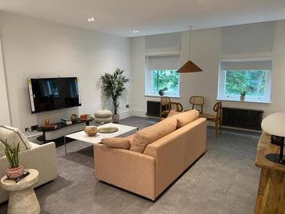 Gorgeous newly refurbished 2 bedroom apartment in London