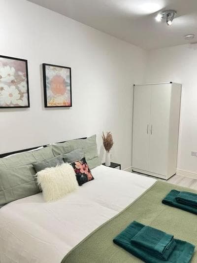 beautiful one bedroom flat