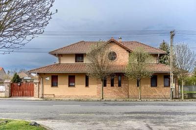 Cherry Apartmanház