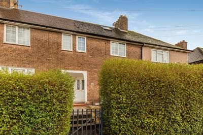 Bromley 2 Bed House with Free Parking, 30 mins to Central London, Sleeps 6