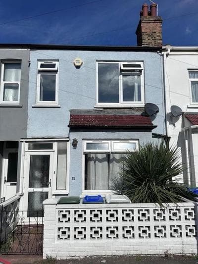 18 min to central London 5 min walk to Abby wood