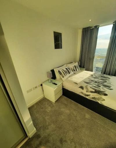 Luxurious 3 Bedroom Flat Close To East Croydon Station - Gym - Sleeps 6